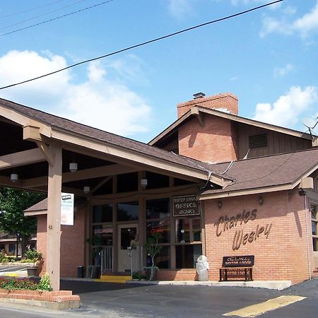 Charles Wesley Motor Lodge Downtown Broken Bow- Hochatown Dış mekan fotoğraf