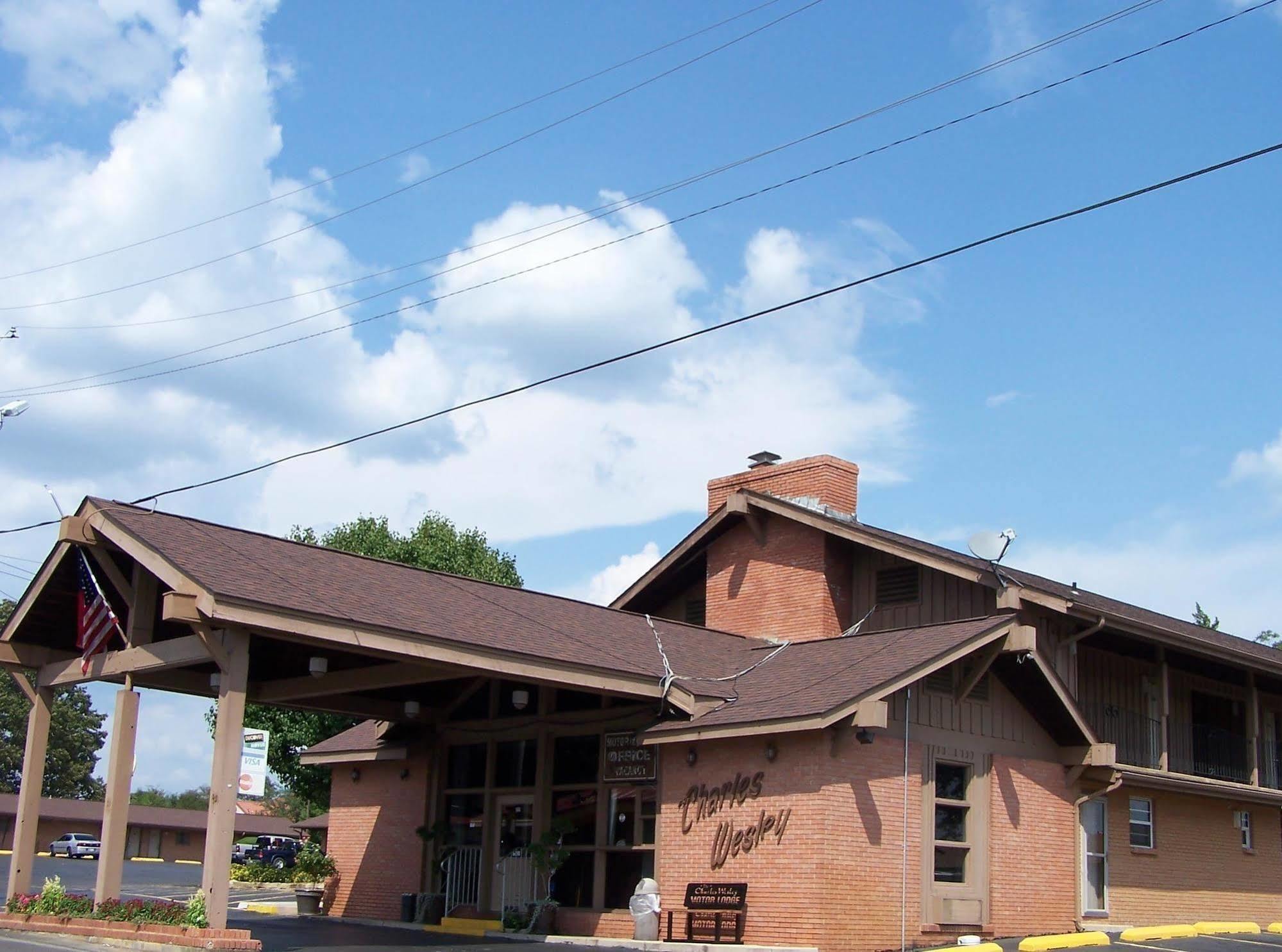 Charles Wesley Motor Lodge Downtown Broken Bow- Hochatown Dış mekan fotoğraf