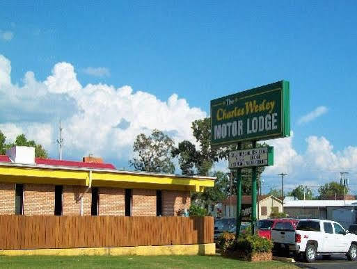 Charles Wesley Motor Lodge Downtown Broken Bow- Hochatown Dış mekan fotoğraf