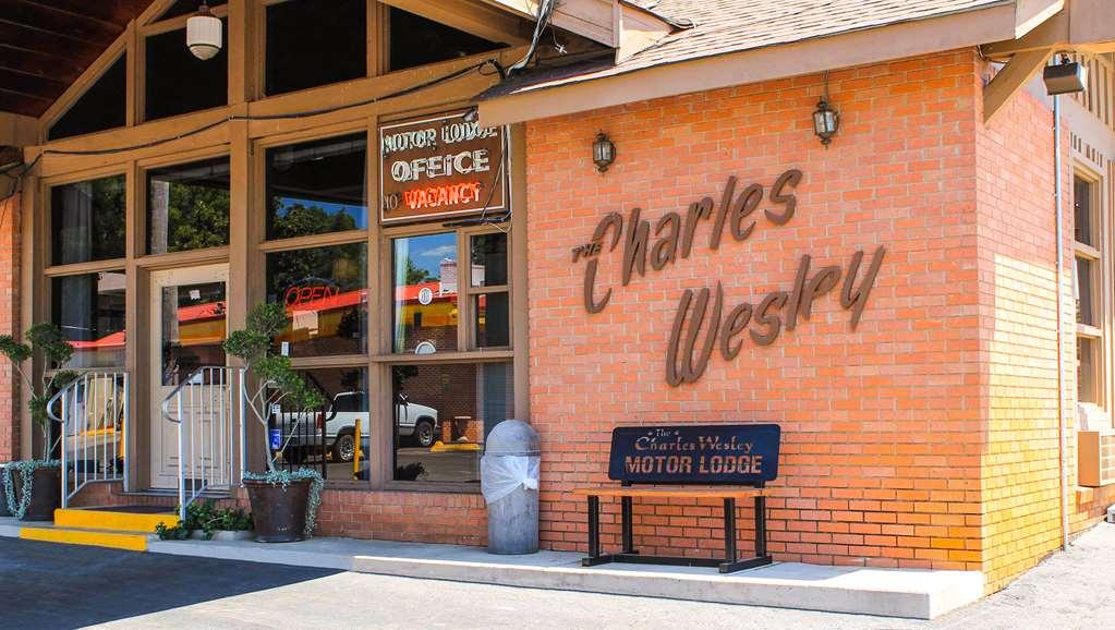Charles Wesley Motor Lodge Downtown Broken Bow- Hochatown Dış mekan fotoğraf