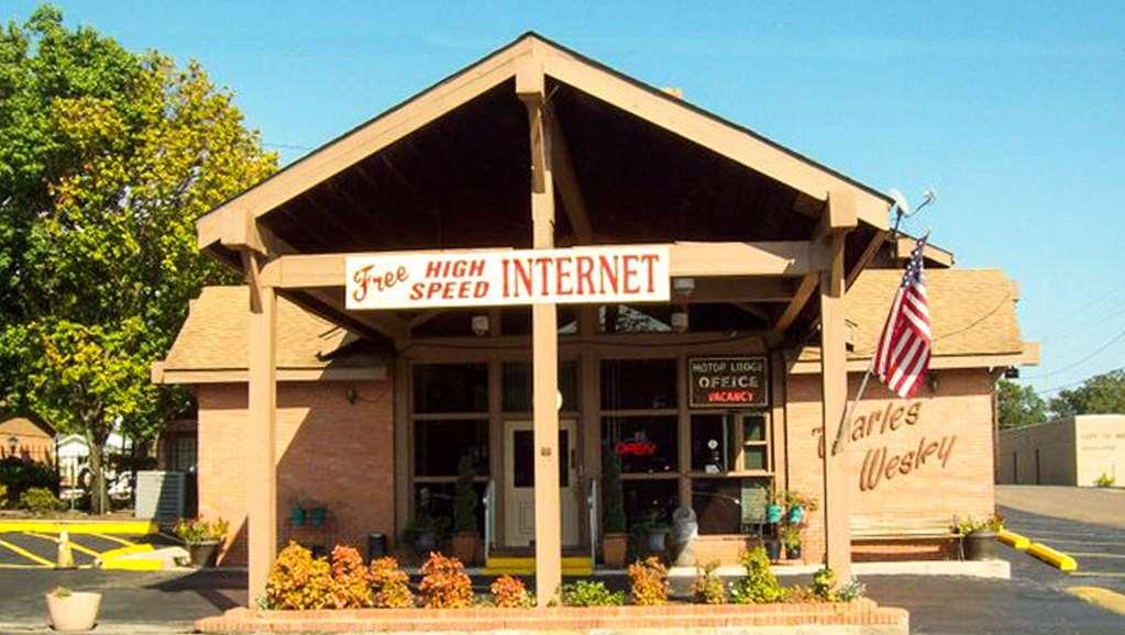 Charles Wesley Motor Lodge Downtown Broken Bow- Hochatown Dış mekan fotoğraf